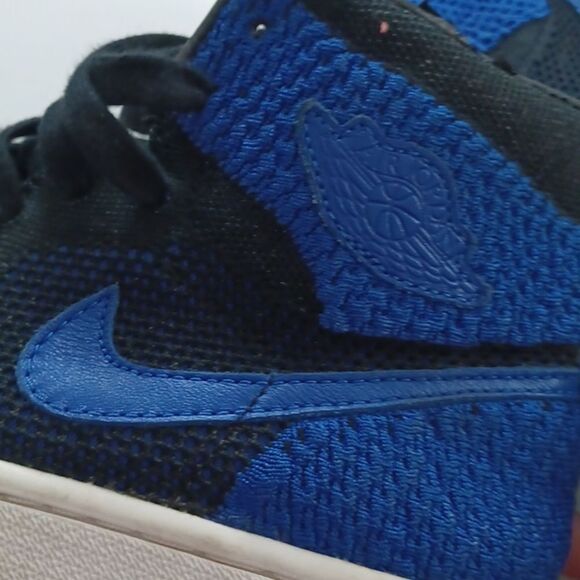 Nike High-Top Sneakers in Black and Blue - Picture 11 of 13
